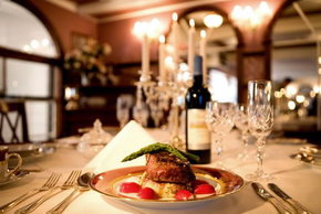 Titanic Theatre Restaurant - Holiday Sunshine Coast 3