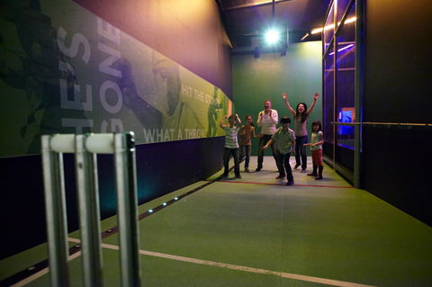 Melbourne Cricket Ground - Holiday Sunshine Coast 4