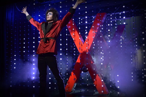 Draculas Cabaret Restaurant - Sunshine Coast Tourism 3