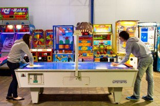 The Zone Family Entertainment Complex - Sunshine Coast Tourism 7