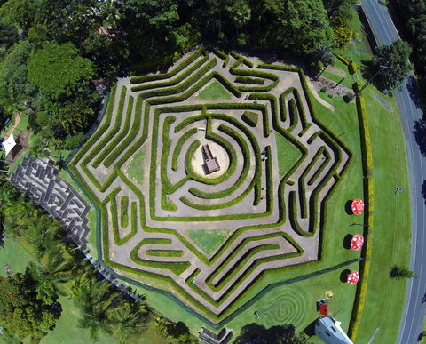 Bellingham Maze - Sunshine Coast Tourism 1