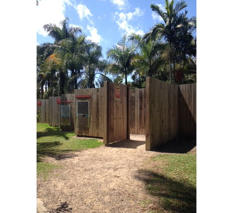 Bellingham Maze - Sunshine Coast Tourism 4