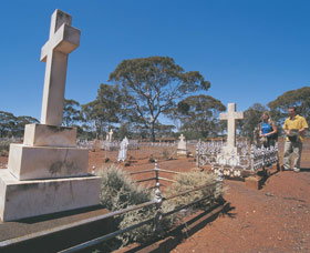 Old Pioneer Cemetery Coolgardie - Holiday Sunshine Coast 0
