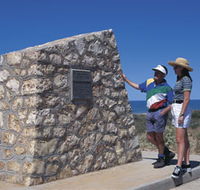 Potshot Monument - Holiday Sunshine Coast