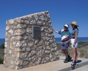 Potshot Monument - Sunshine Coast Tourism 0