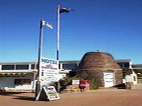 Andamooka Dukes Bottlehouse Museum - Sunshine Coast Tourism 0