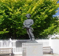 Alexander Cameron Statue - Sunshine Coast Tourism