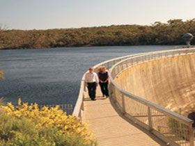 Whispering Wall - Holiday Sunshine Coast 0