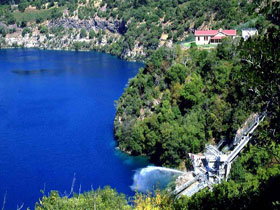 Aquifer Tours - Holiday Sunshine Coast 0