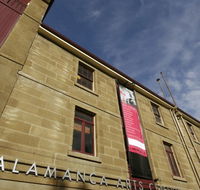 Quoll Artists Gallery - Holiday Sunshine Coast