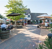 George Harcourt Inn - Sunshine Coast Tourism