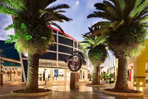 Harbour Town Outlet Shopping Centre - Sunshine Coast Tourism 0