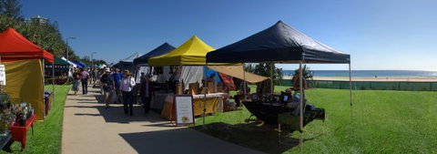 Broadbeach Beachfront Markets - Sunshine Coast Tourism 7