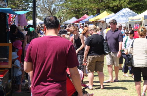 Coolangatta Beachfront Markets - Holiday Sunshine Coast 1