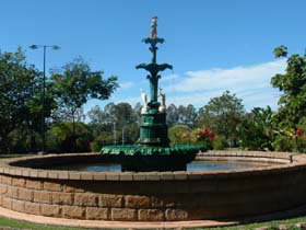 Band Rotunda And Fairy Fountain - Holiday Sunshine Coast 0