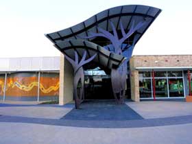 Dogwood Crossing Miles - Sunshine Coast Tourism 0