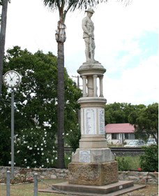 Forest Hill War Memorial - Sunshine Coast Tourism 0