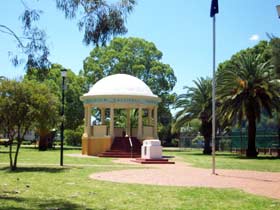 Kingaroy Memorial Park - Sunshine Coast Tourism 0