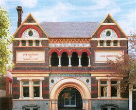 Victorian Artists Society - Holiday Sunshine Coast 0