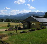Ringer Reef Winery - Sunshine Coast Tourism