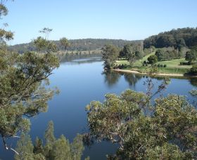 Hanging Rock Lookout - Sunshine Coast Tourism 0