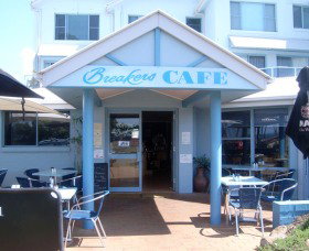 Breakers Cafe And Restaurant - Holiday Sunshine Coast 0