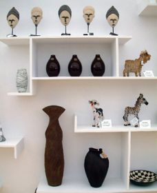 Swinging Swaggy Pottery, Gift Ware And Cafe - Holiday Sunshine Coast 0