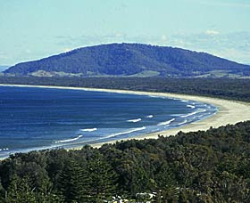 Sir Charles Kingsford Smith Memorial And Lookout - Holiday Sunshine Coast 0