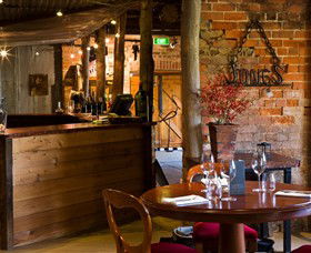 Jones Winery & Vineyard Cafe - Holiday Sunshine Coast 0