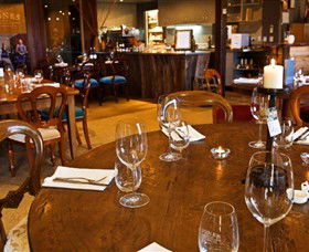 Jones Winery & Vineyard Cafe - Holiday Sunshine Coast 6
