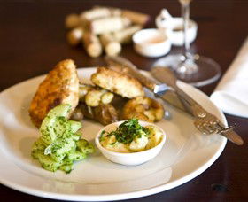 Jones Winery & Vineyard Cafe - Holiday Sunshine Coast 3