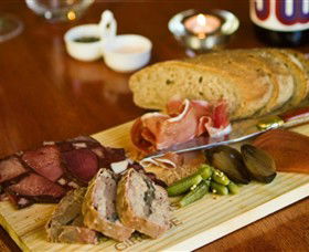 Jones Winery & Vineyard Cafe - Holiday Sunshine Coast 2