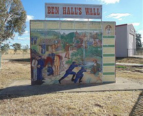 Ben Halls Wall - Sunshine Coast Tourism 0
