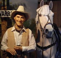 Big Golden Guitar Tourist Centre - Holiday Sunshine Coast