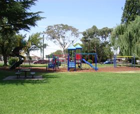 Coronation Park Yass - Sunshine Coast Tourism 1