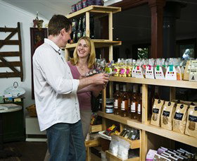 Poachers Pantry And Wily Trout Vineyard - Sunshine Coast Tourism 4