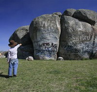 Thunderbolts Rock - Sunshine Coast Tourism
