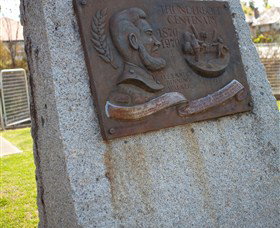 Thunderbolt's Statue And Constable Walker Memorial - Sunshine Coast Tourism 0