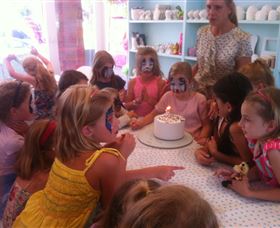 Jennys Painted Pots - Holiday Sunshine Coast 2