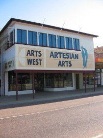 Artesian Arts And Arts West - Holiday Sunshine Coast 3