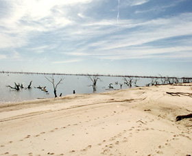 Lake Victoria - Sunshine Coast Tourism 1