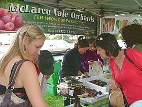 Victor Harbor Farmers Market - Sunshine Coast Tourism 1