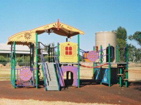 Charleville - Graham Andrews Parklands - Holiday Sunshine Coast 4