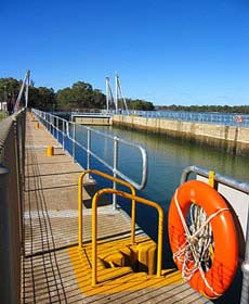 Lock 10 And Weir - Holiday Sunshine Coast 1