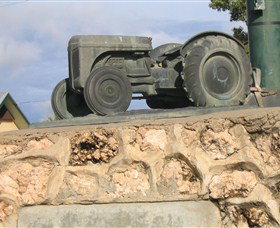 Ferguson Tractor Monument - Holiday Sunshine Coast 3