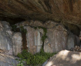 Nanguluwur Rock Art Site And Walk - Sunshine Coast Tourism 1