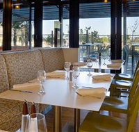 Curve Cafe  Bar - Holiday Sunshine Coast