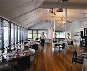 Char Restaurant At Admiralty - Holiday Sunshine Coast 4