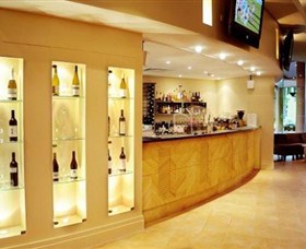 Finz Restaurant And Bar - Sunshine Coast Tourism 0