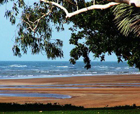 Beachfront Hotel - Holiday Sunshine Coast 0